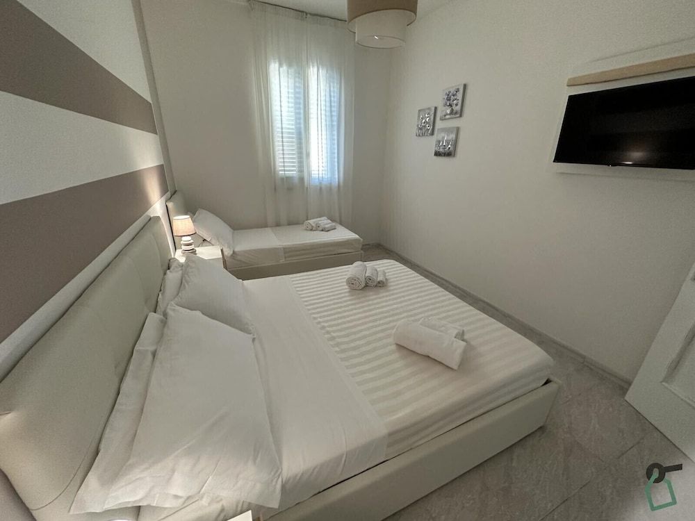 Hotiday Porto Cesareo Triple Room 2