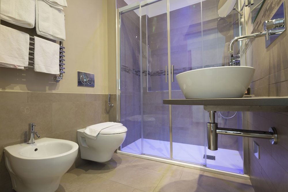 Hotiday Diano Marina Double Room, Balcony 5