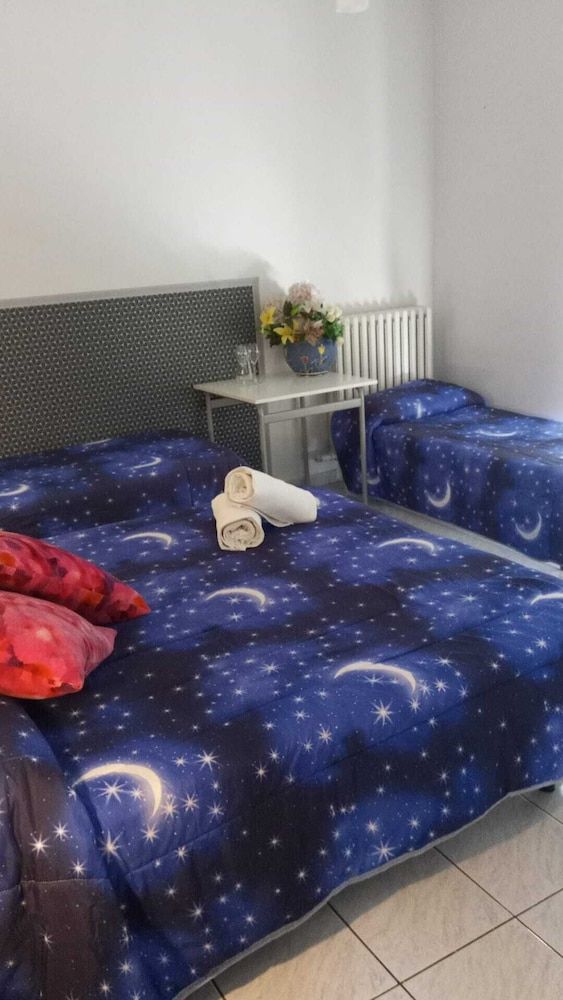 Hotel Blu Basic Quadruple Room, Balcony 2