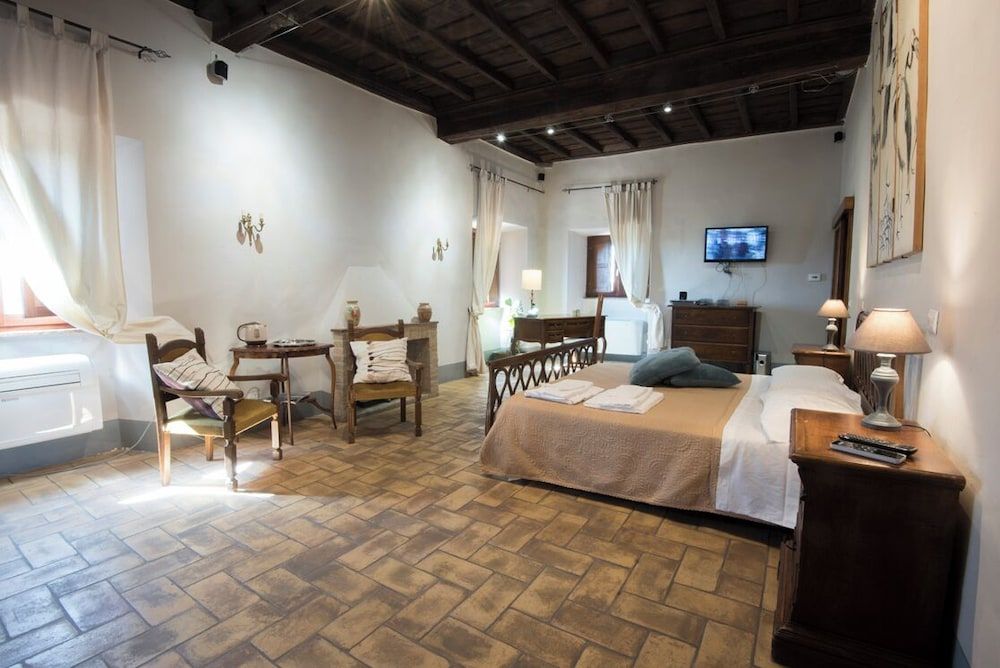 Palazzo Mazzini Standard Double Room, City View 3