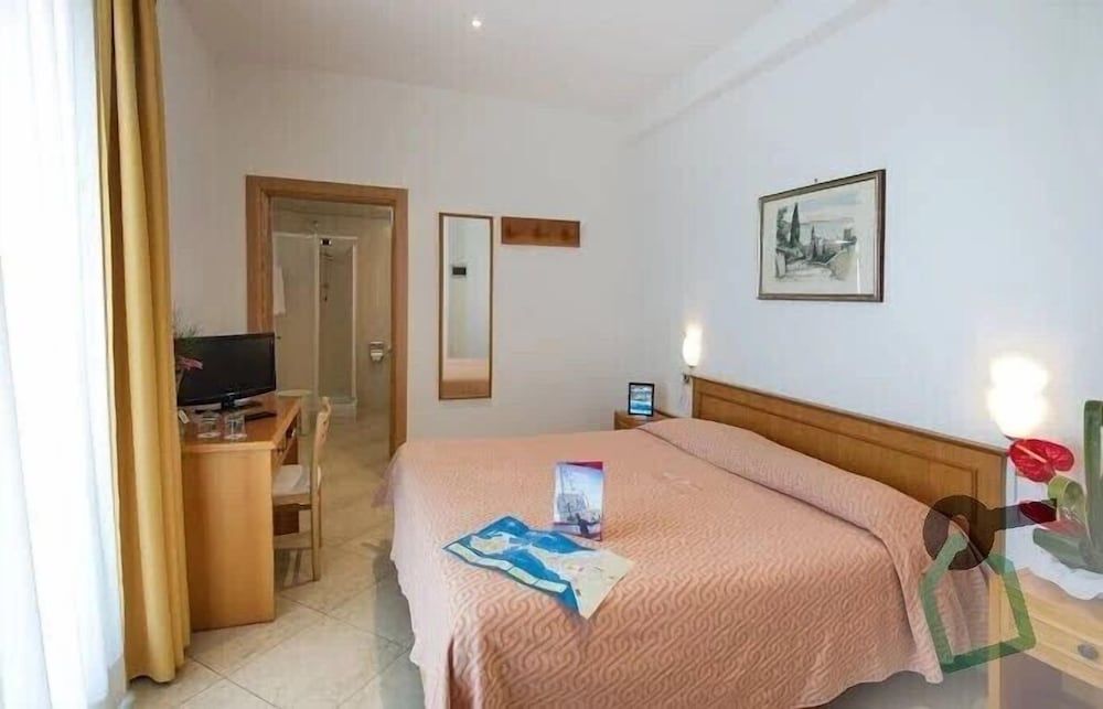 Hotiday Gallipoli Centro Quadruple Room 2