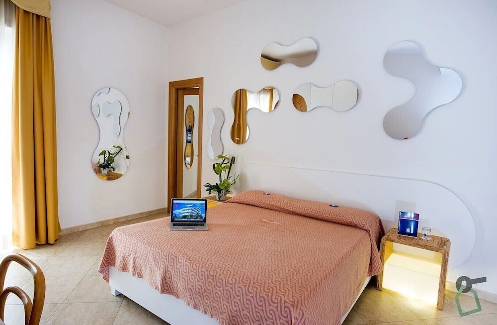 Hotiday Gallipoli Centro Quadruple Room 4