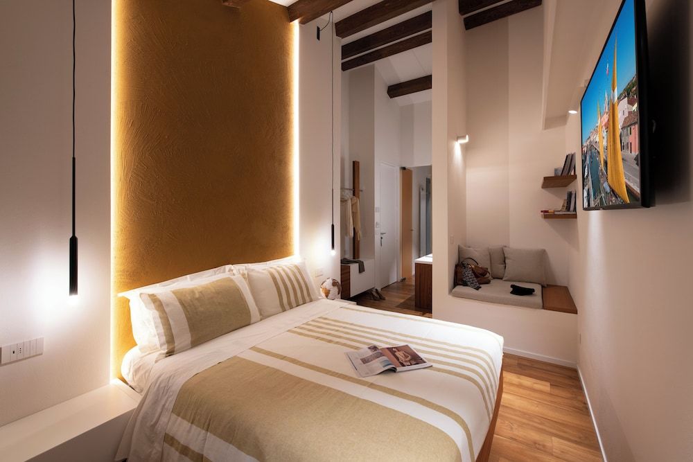 Locanda Remare Deluxe Double Room, Balcony, Canal View 2