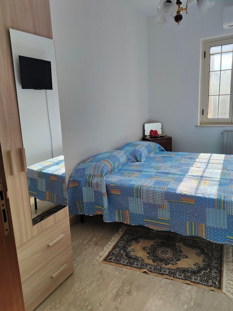 Holiday Calabria Rooms Classic Double or Twin Room, Garden View 2