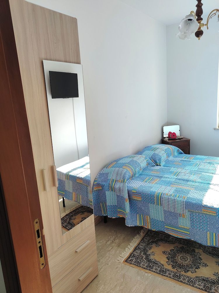 Holiday Calabria Rooms Classic Double or Twin Room, Garden View 5
