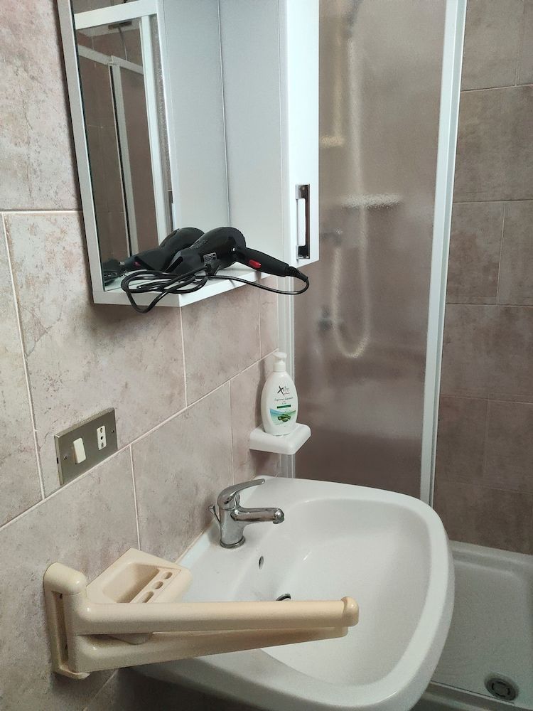 Holiday Calabria Rooms Classic Double or Twin Room, Garden View 15