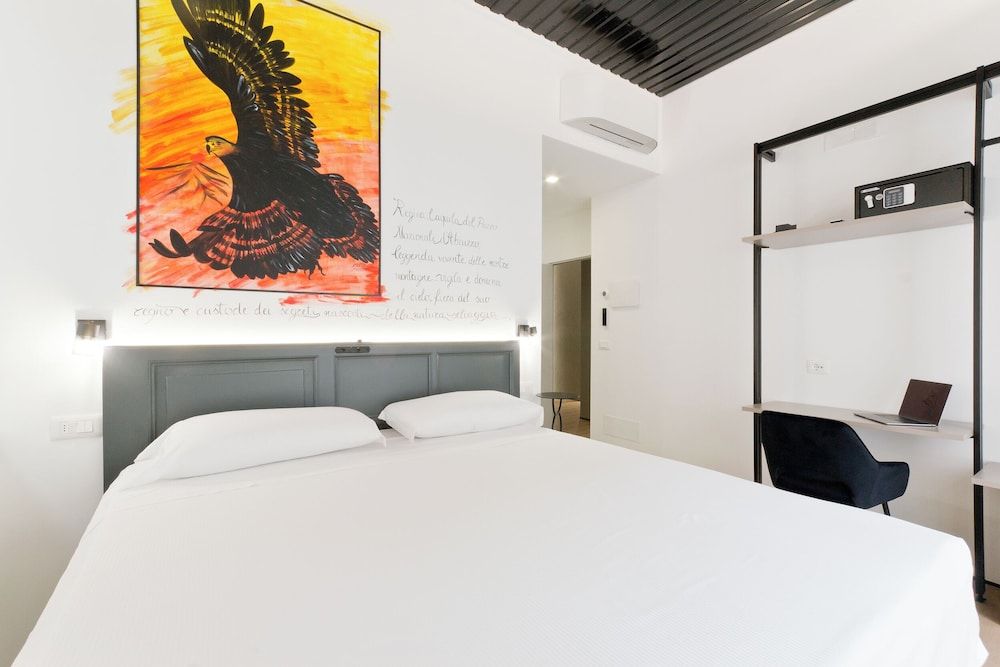 Borgo Centrale Rooms Deluxe Double or Twin Room, Roll-in Shower, Garden View 4