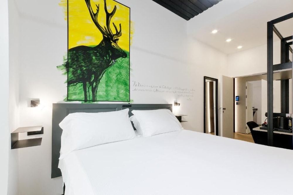 Borgo Centrale Rooms Deluxe Double or Twin Room, 1 King Bed, Non Smoking, Garden View 3