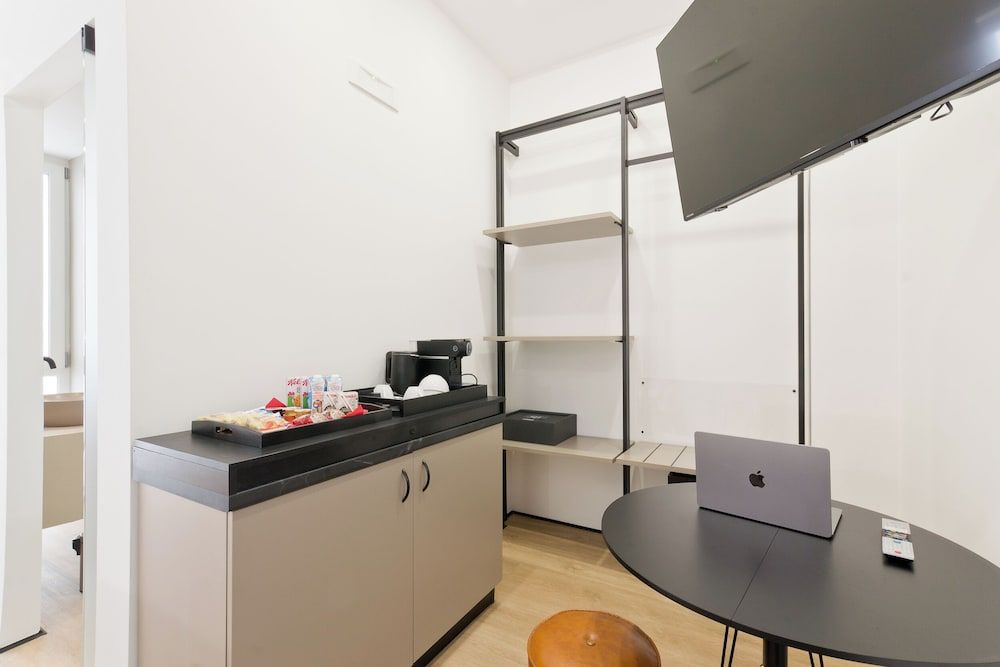 Borgo Centrale Rooms Comfort Double or Twin Room, 1 King Bed with Sofa bed, Non Smoking, Courtyard View 4