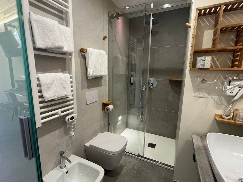 Pescaramare Comfort Double or Twin Room, 1 Queen Bed, Balcony, City View 40