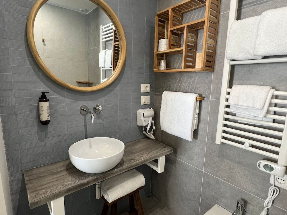 Pescaramare Comfort Double or Twin Room, 1 Queen Bed, Balcony, City View 37