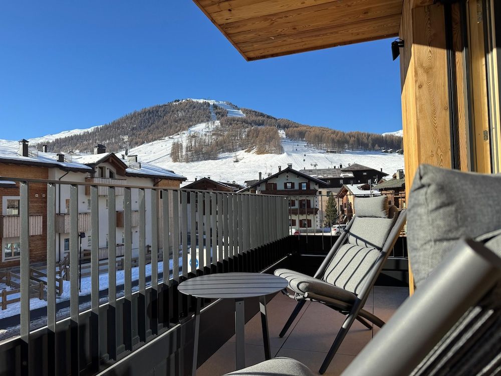 Hotel Damelis Luxury Double or Twin Room, Mountain View 4