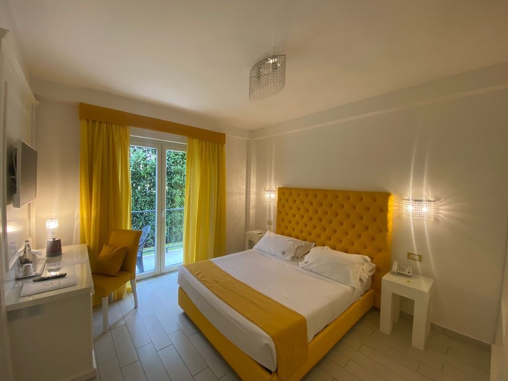 Ludwig Boutique Hotel & Spa Standard Double Room, Balcony, Courtyard View 3