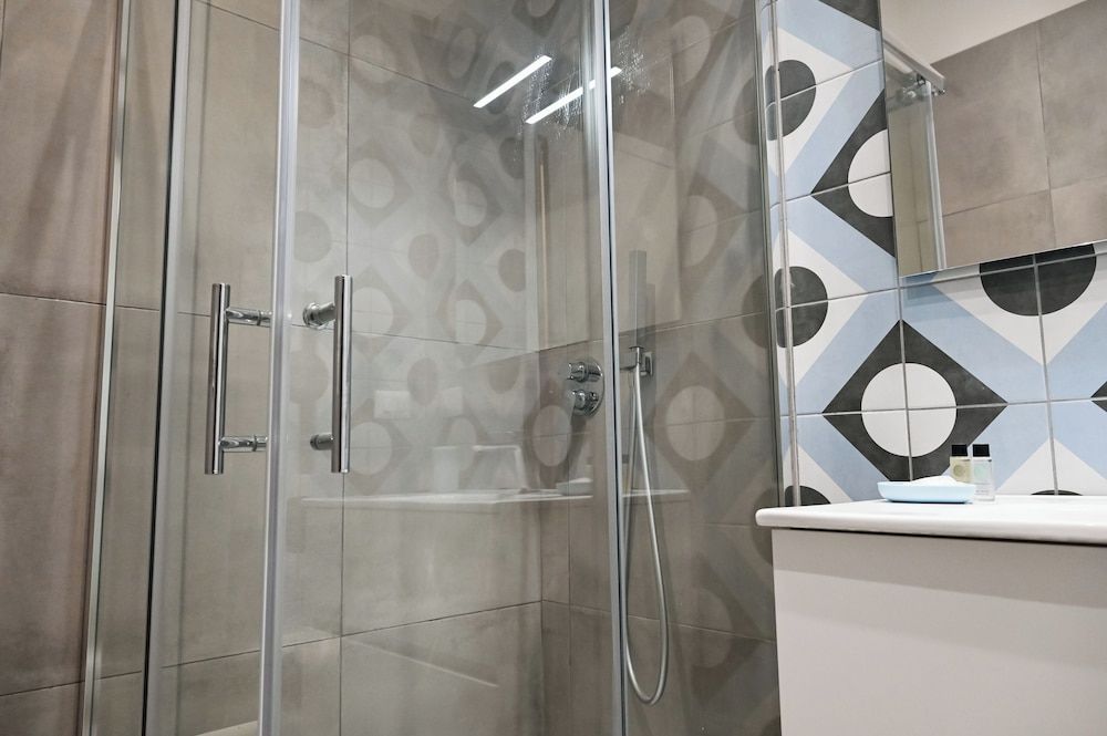 Dimora Domitia Comfort Apartment, Jetted Tub, Mountain View (Iside) 7