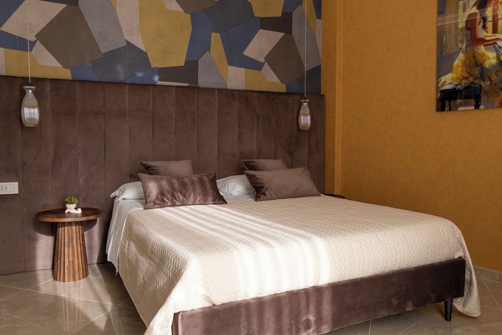 Suite, City View
