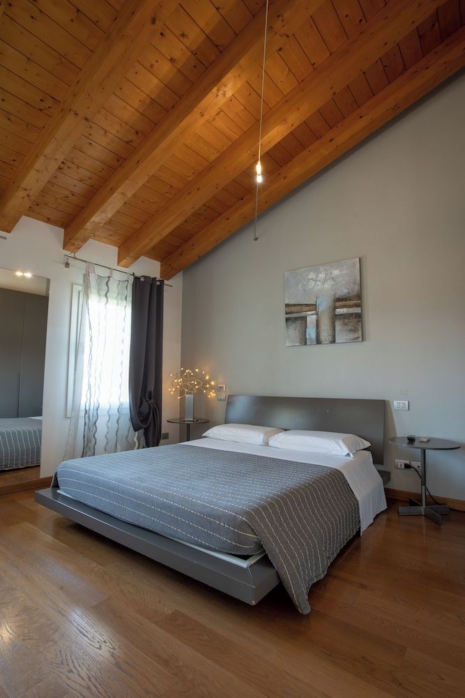 Magrine Castelfranco Veneto Triple Room, 1 Bedroom, Private Bathroom, Garden View 4