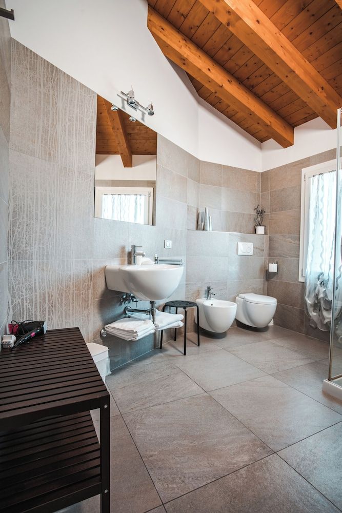 Magrine Castelfranco Veneto Triple Room, 1 Bedroom, Private Bathroom, Garden View 8