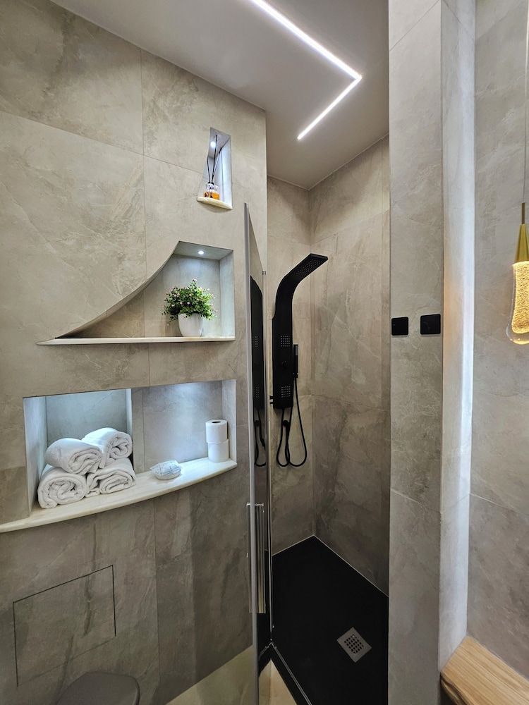 Frem Lord Superior Double Room, City View 12