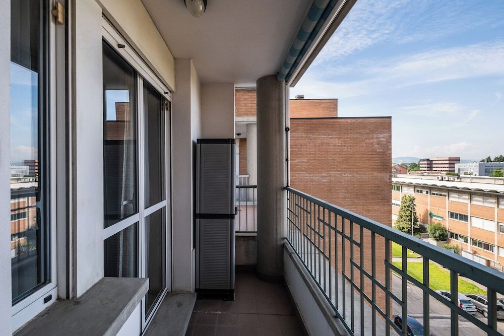 Basic Apartment, Balcony