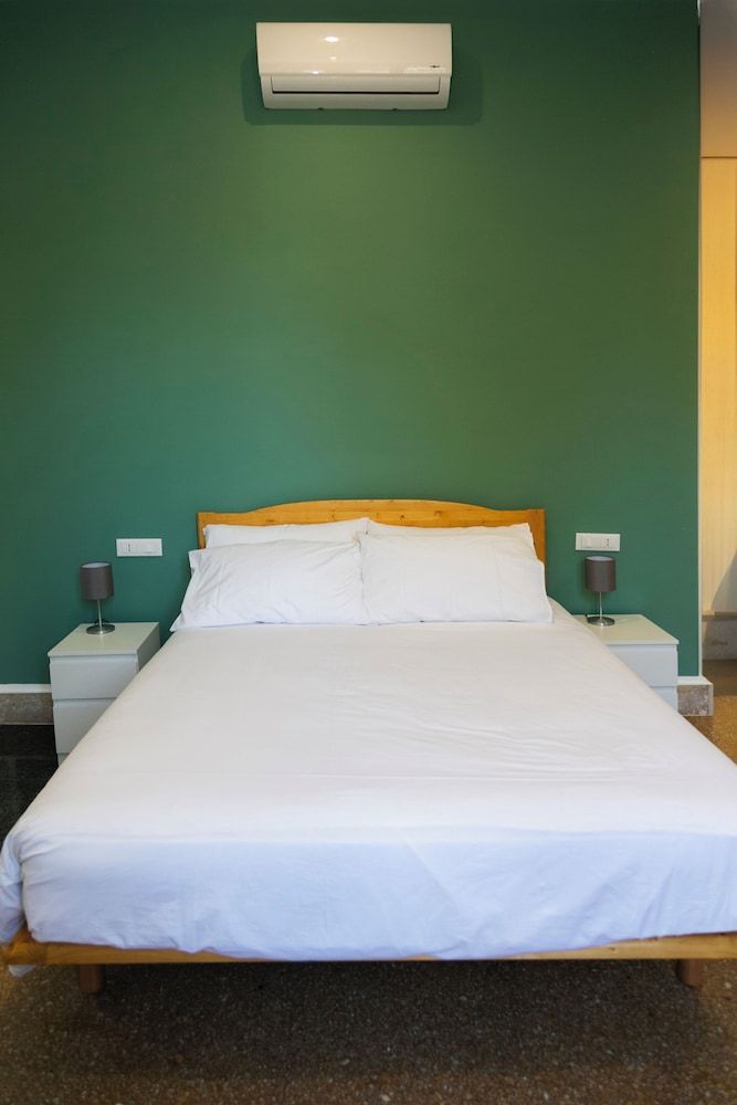 la terrazza Deluxe Quadruple Room, City View 7