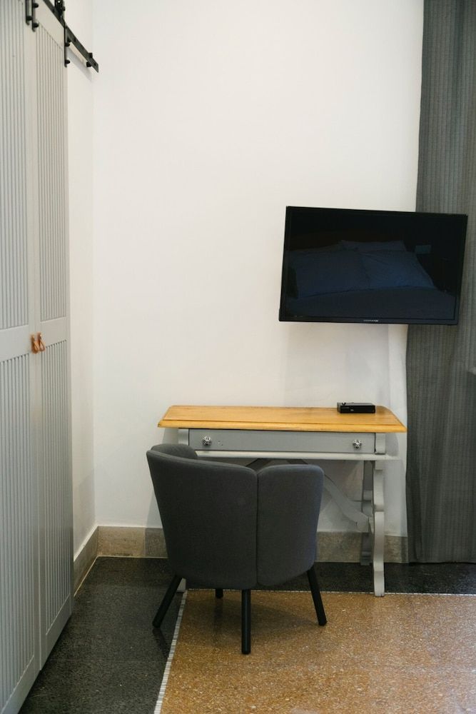 la terrazza Deluxe Quadruple Room, City View 2