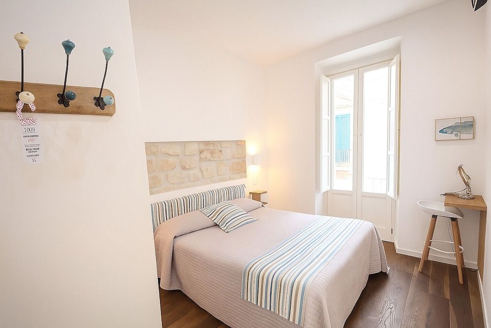 106 Maison de Charme Standard Double Room, Balcony, City View 2