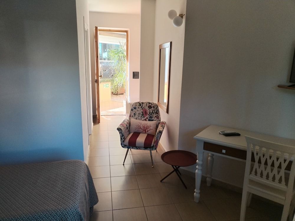 Classic Double Room, Garden View