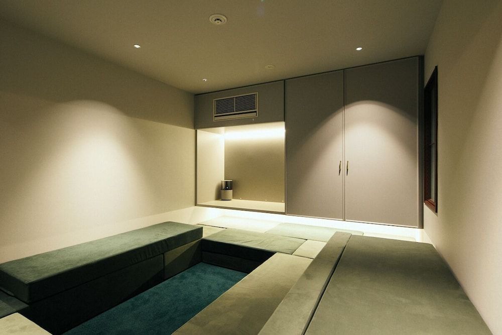 THE HOUSE, Non Smoking
