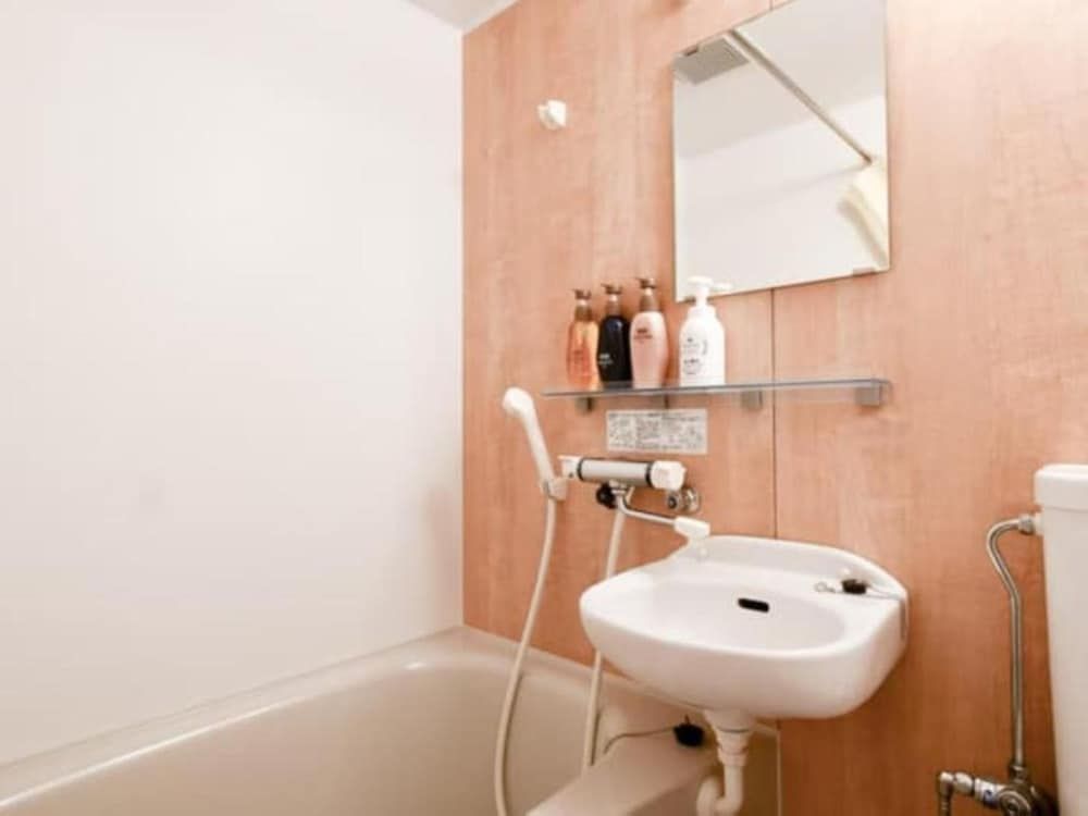 Single Room with Bathroom, Non Smoking