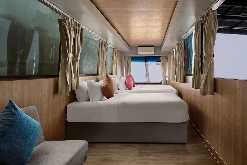 Romhaey Family Hotel Bus Mountain View