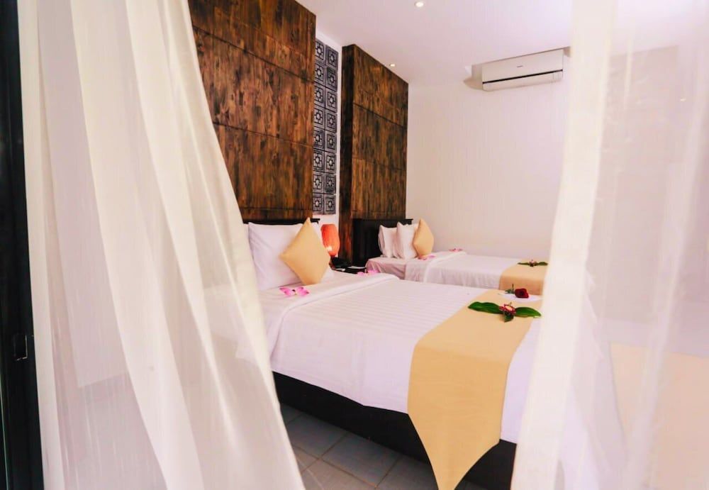 Angkor Home 27 Deluxe Twin, Balcony, Pool View 10