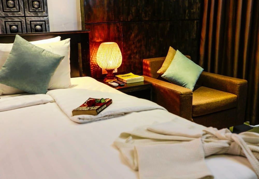 Angkor Home 27 Deluxe Twin, Balcony, Pool View 18