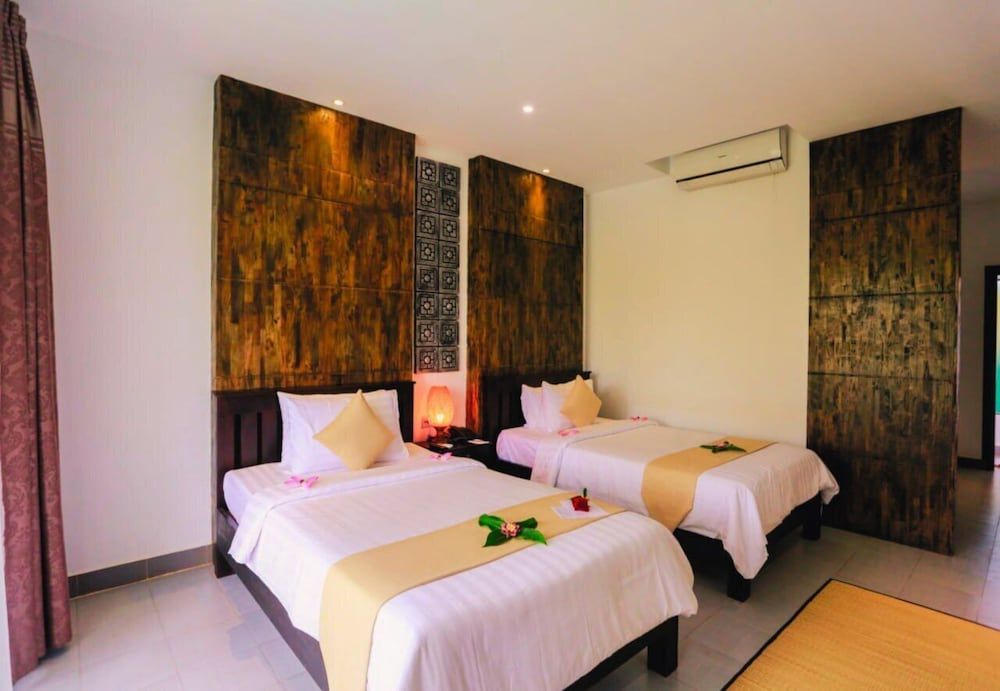 Angkor Home 27 Deluxe Twin, Balcony, Pool View 9