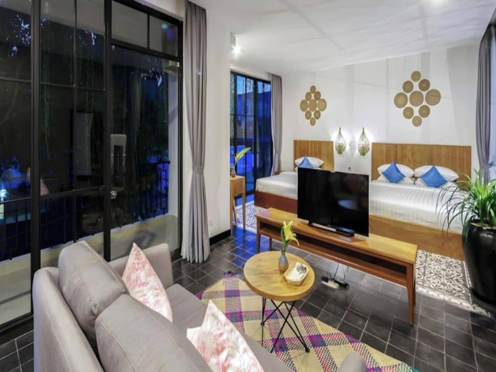 Room-family Suite With Balcony Room, 1 Bedroom, Smoking, Balcony 9