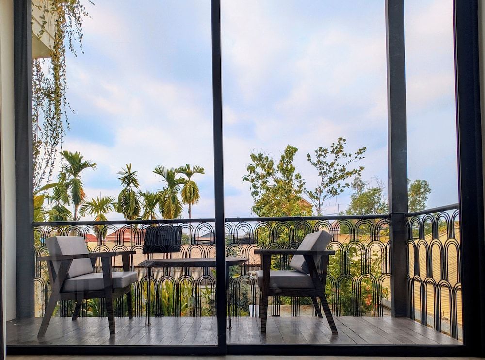 Villa Sun - Boutique Hotel Comfort Double Room, Balcony, Pool View 5