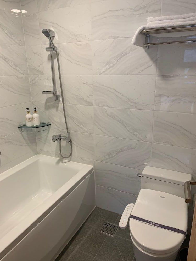 Mungang Sulfur Hot Springs Standard Double Room, Mountain View 6