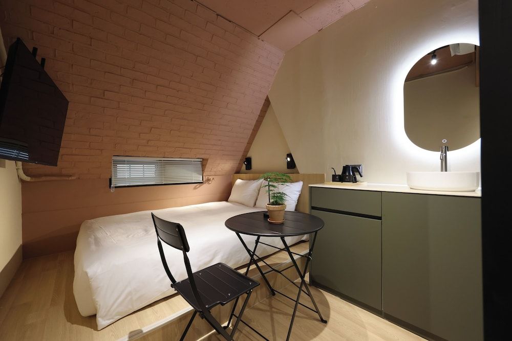 HOTEL ARRIVE EULJIRO TUM Standard Double Room 5