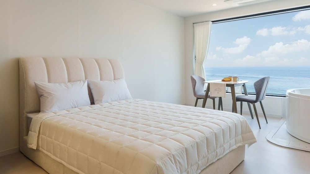 Donghae Neulbadarang Ocean View Pension Basic Room, 1 Bedroom (Room 402 (Full Ocean View / Spa)) 6