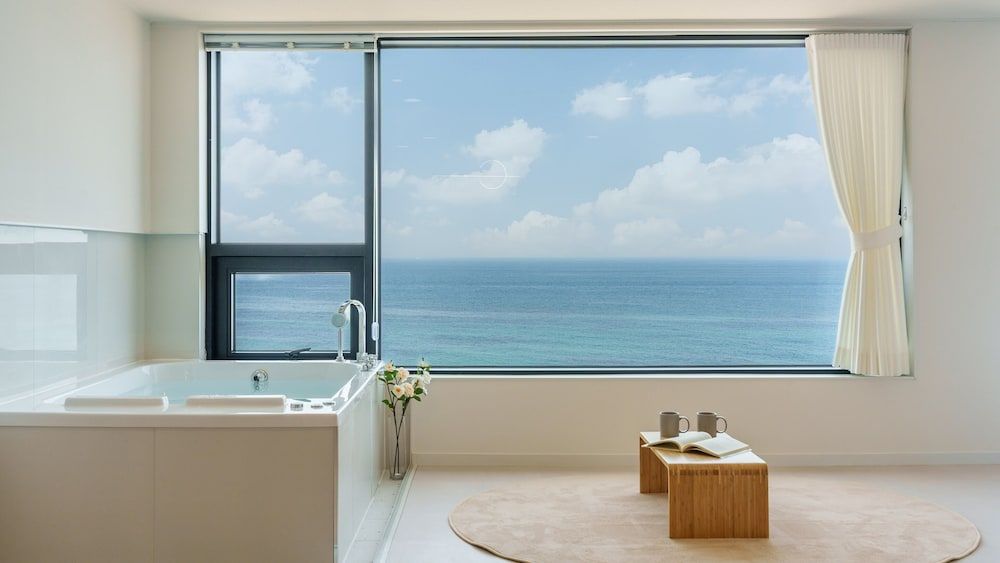 Donghae Neulbadarang Ocean View Pension Basic Room, 2 Bedrooms (Room 502 (Full Ocean View / Spa))