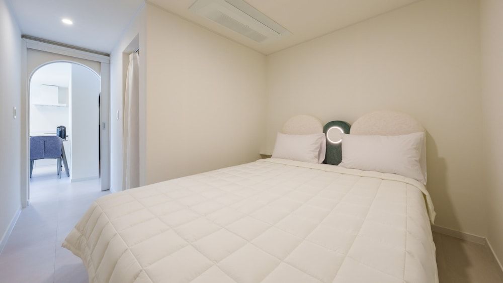 Donghae Neulbadarang Ocean View Pension Basic Room, 2 Bedrooms (Room 502 (Full Ocean View / Spa)) 7