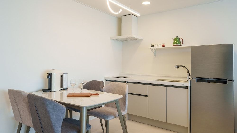 Donghae Neulbadarang Ocean View Pension Basic Room, 1 Bedroom (Room 402 (Full Ocean View / Spa)) 5