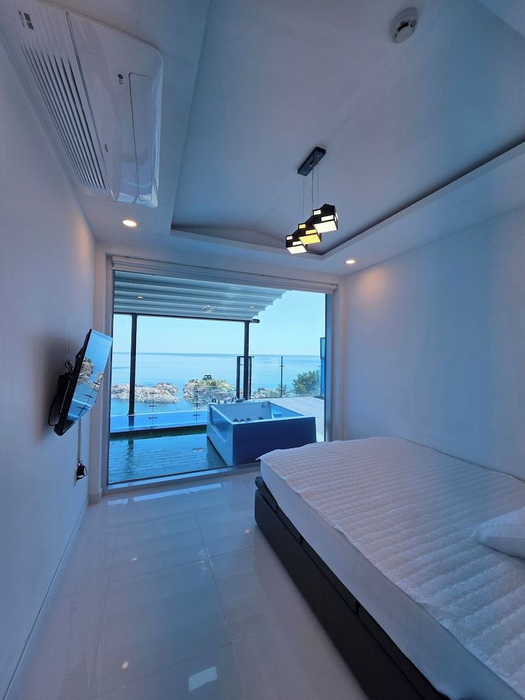 Exit Full Villa Luxury Double Room, Balcony, Ocean View 3