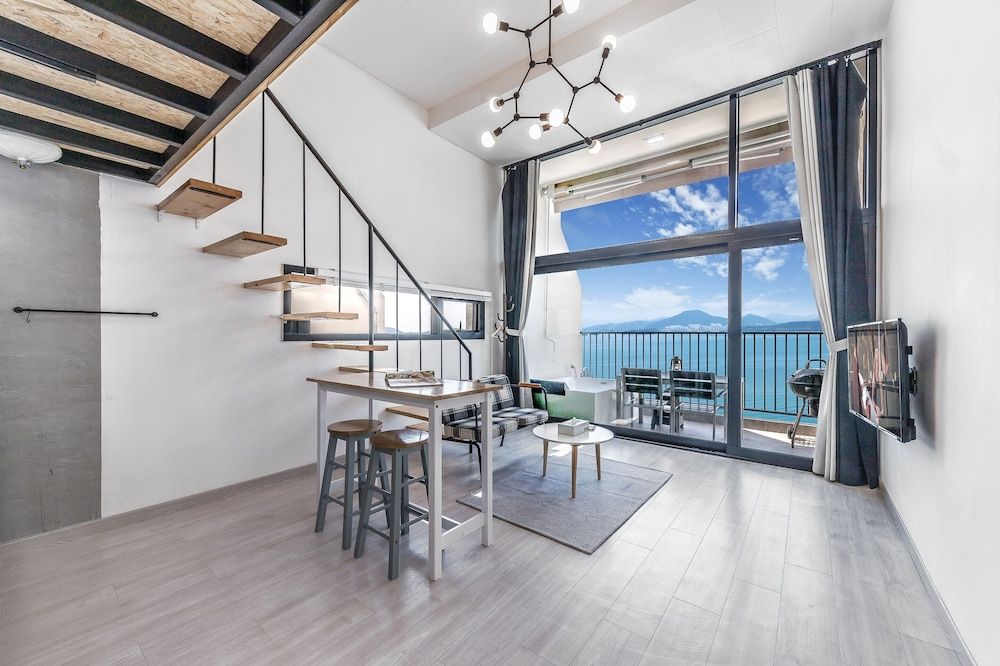 Yeosu Lastella Spa Pet-friendly Pension Basic Room, 1 Bedroom (Ocean Spa B301) 3