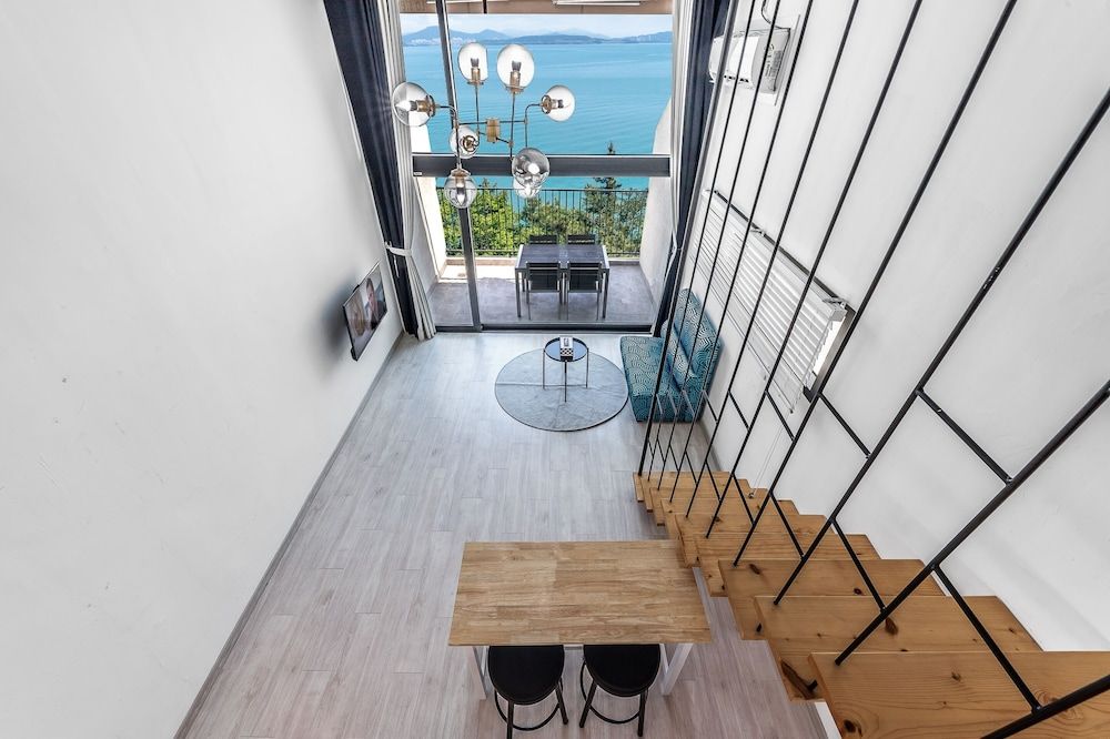 Yeosu Lastella Spa Pet-friendly Pension Basic Room, 1 Bedroom (Ocean Terrace B204) 6