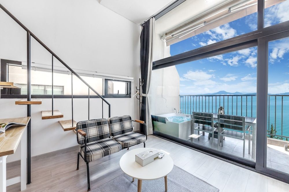 Yeosu Lastella Spa Pet-friendly Pension Basic Room, 1 Bedroom (Ocean Spa B301) 5