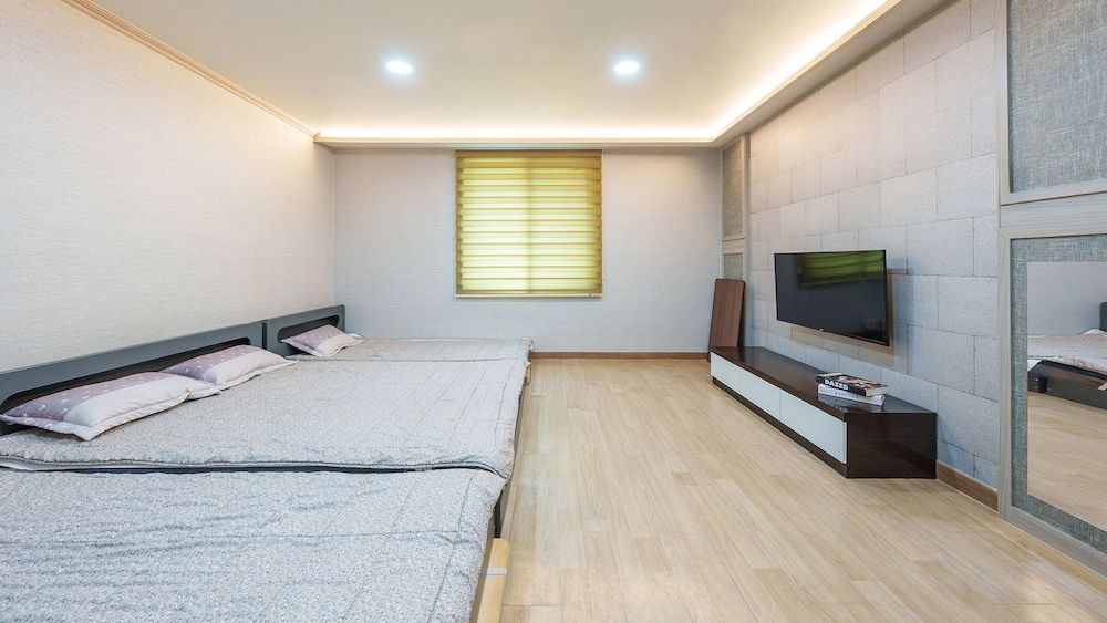 Boryeong The Daecheon Story Pension Basic Room, 1 Bedroom (Room 503 (BBQ / Netflix)) 2