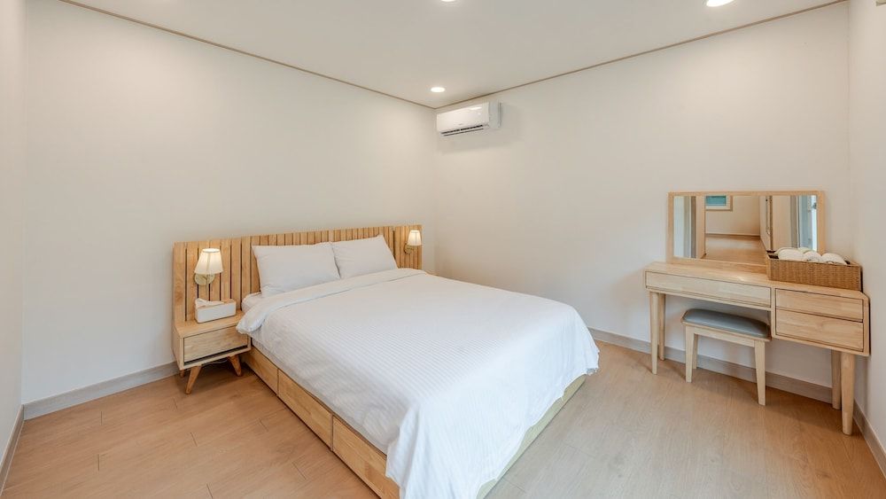 Chuncheon Haven Forest Pension Basic Room, 1 Bedroom (2nd Floor (Mountain View /BBQ)) 8