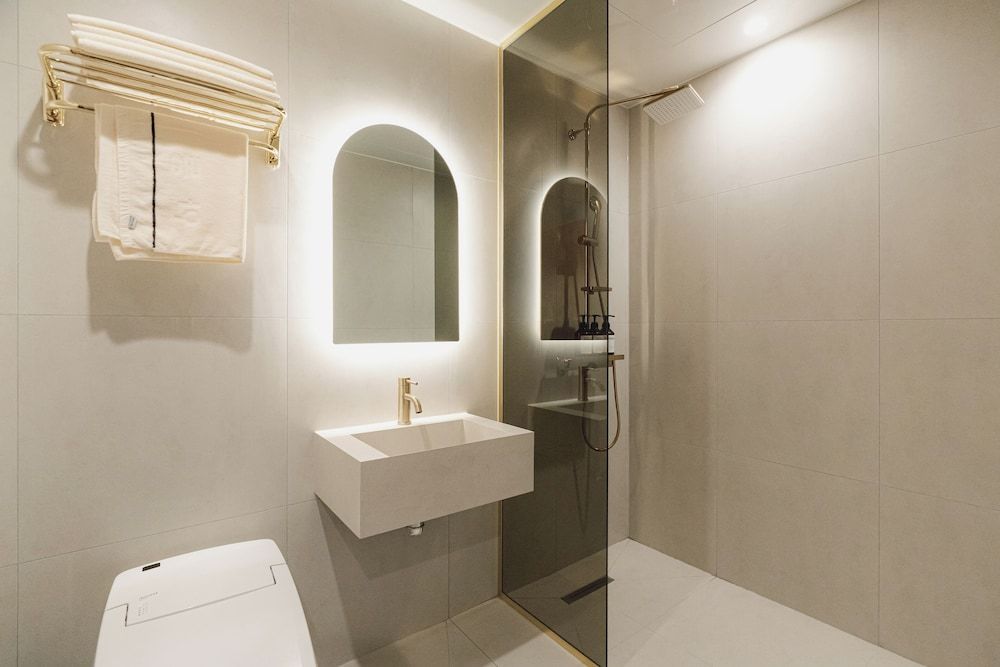 Brown Dot Hotel Andong Taehwa Deluxe Twin Room 5