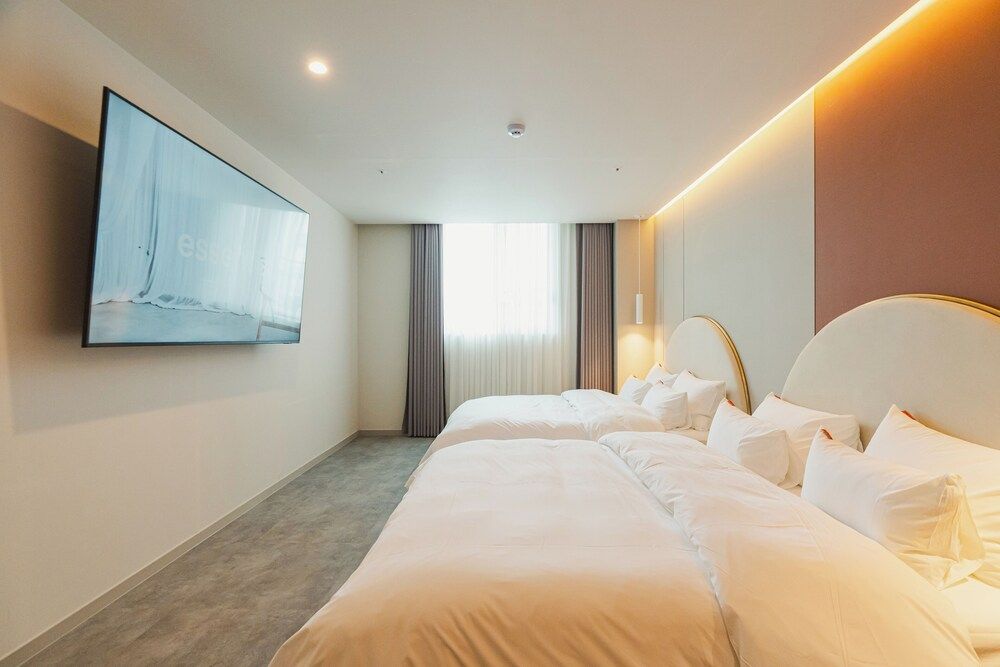 Brown Dot Hotel Andong Taehwa Deluxe Twin Room 6