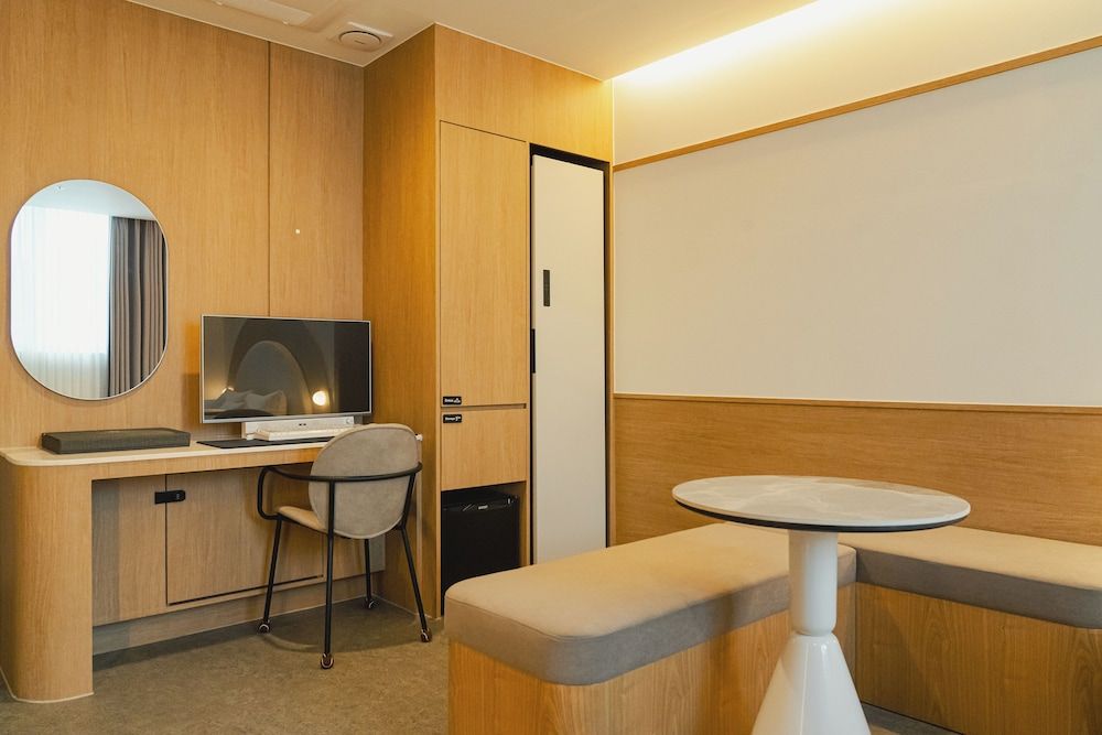 Brown Dot Hotel Andong Taehwa Deluxe Double Room 3